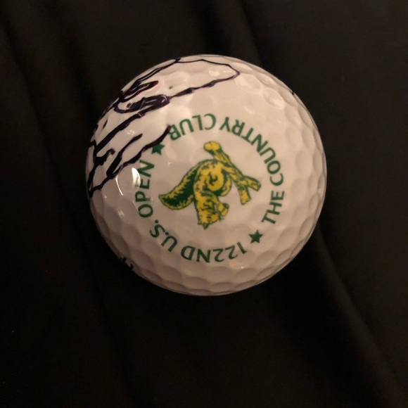 Rickie Fowler Signed 122nd US open golf ball - the country’s club - Picture 6 of 8